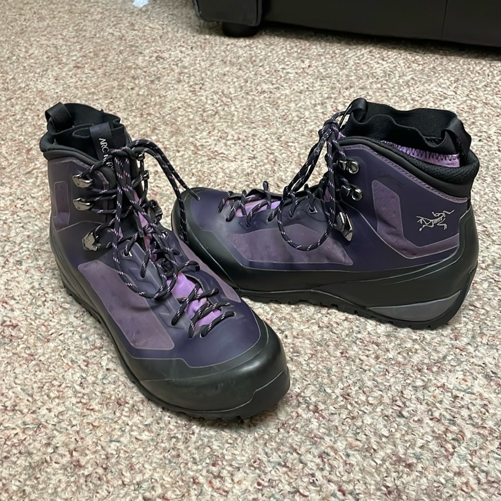 Arc’teryx women’s goretek boots